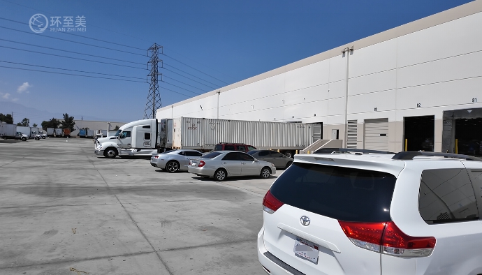 如何通过专业平台预约适配的美国卡车和提货服务？